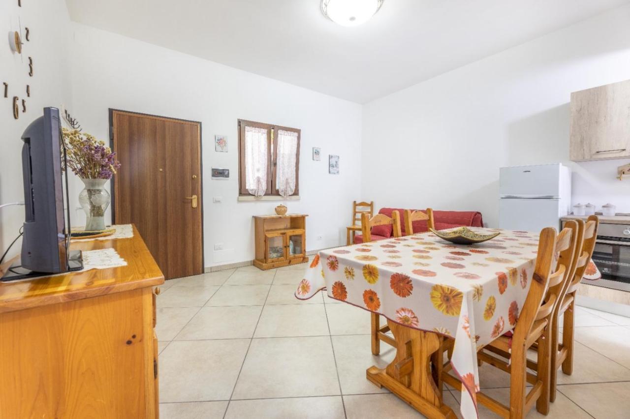 Giulio'S Apartment Taviano  Bagian luar foto