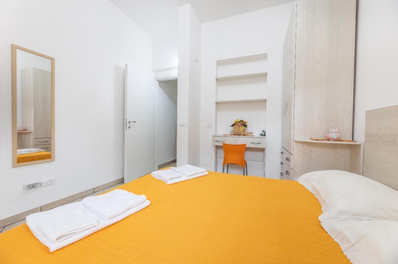 Giulio'S Apartment Taviano  Bagian luar foto